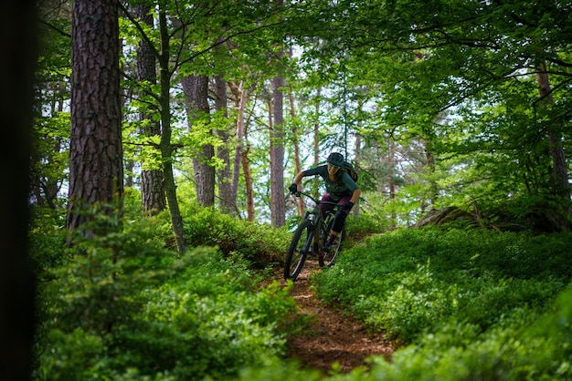 Bianchi Kuma 27.3 Dağ Bisikleti 27.5 Jant